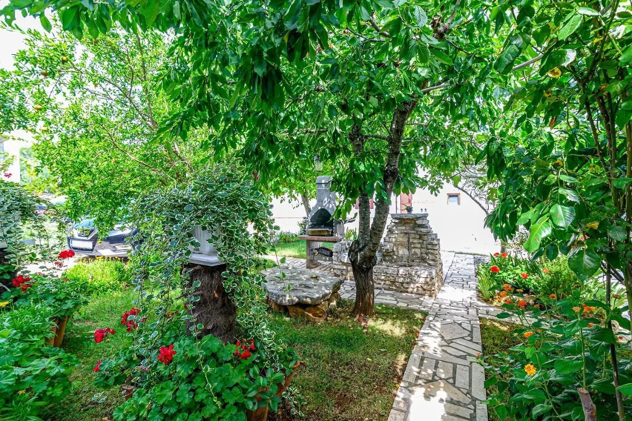 Apartments With A Parking Space Kavran, Marcana - 14109 Croatia